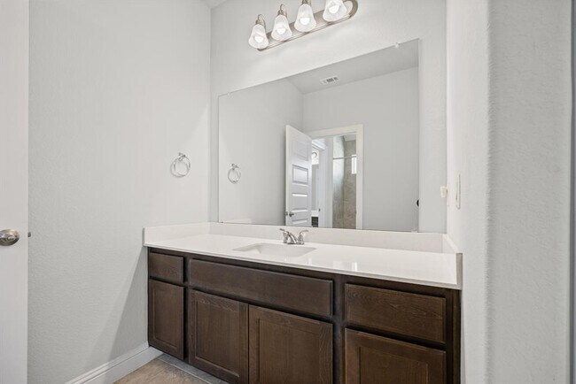 Building Photo - 101 Stone Cyn Dr