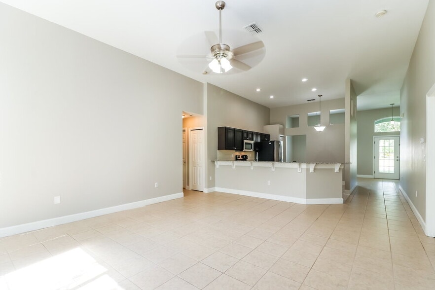 Building Photo - 5235 Greystone Dr