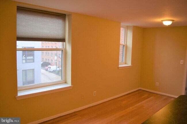 Building Photo - 1436 Meridian Pl NW