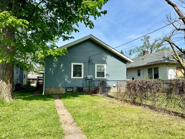 Building Photo - 909 N Emerson Ave