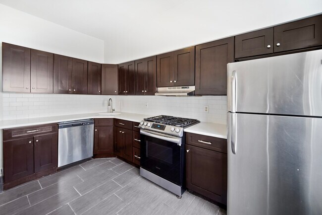 Primary Photo - 278 Winfield Ave