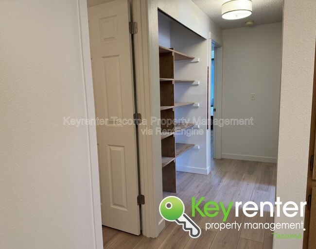 Building Photo - 3422 N Bristol St