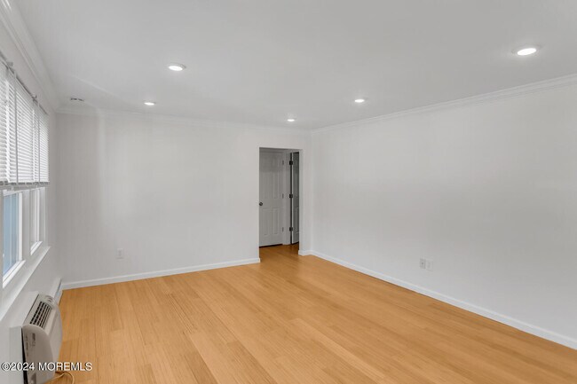 Building Photo - 96 East Ave