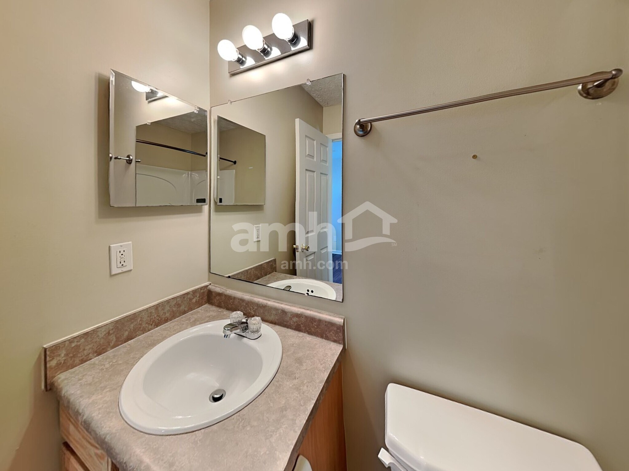 Building Photo - 942 Mahle Dr