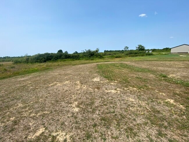 Building Photo - Brand new construction 5 bedroom 3 bath wi...