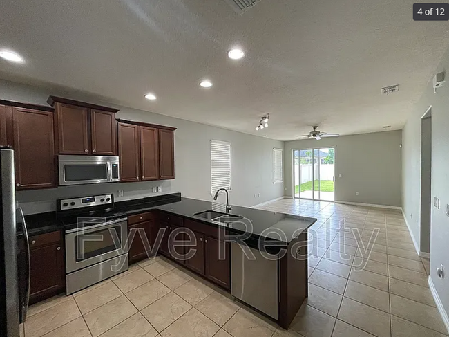 Building Photo - 7343 Azalea Cove Cir