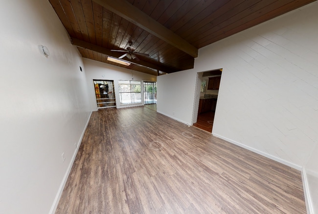 Building Photo - Spacious 4BD/2BA on Baja (Lease out, pending signatures. Check back in a few days!)