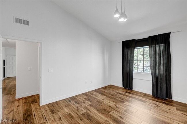 Building Photo - 75 N Valle Verde Dr