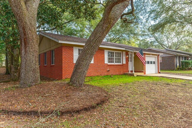 Building Photo - Renovated 3 bedroom house in Niceville!
