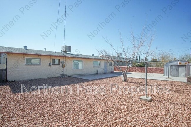 Building Photo - 8125 Loma Terrace Rd