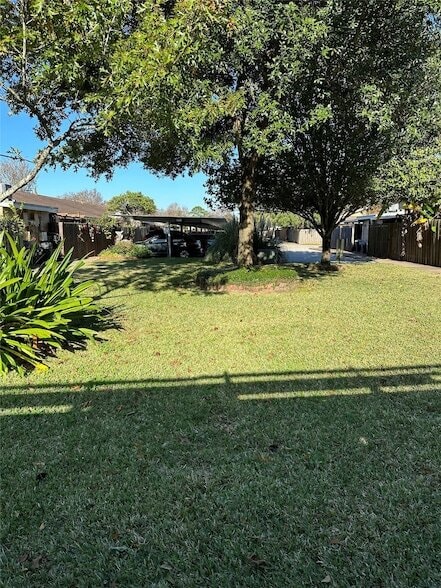 Building Photo - 16522 Diana Ln