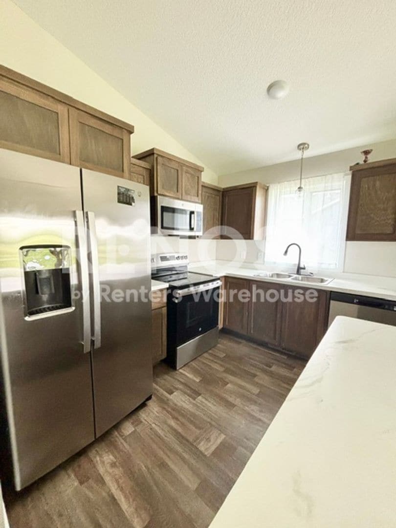 Building Photo - 4634 9th St NE