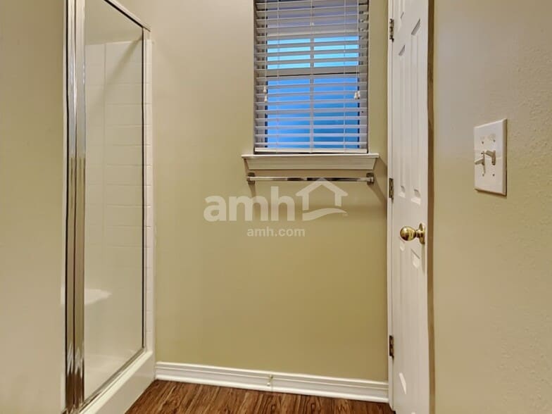 Building Photo - 10495 McGirts Creek Dr