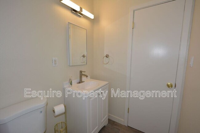 Building Photo - 4511 S A St