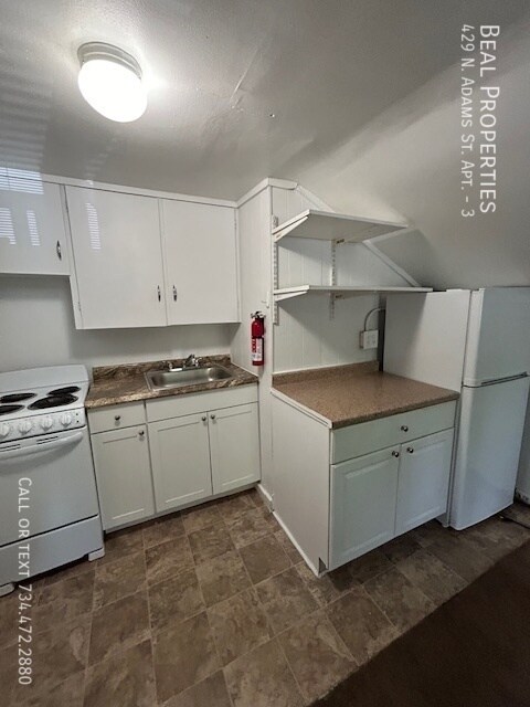 Building Photo - 429 N Adams St