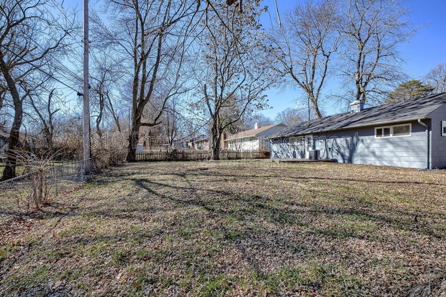 Building Photo - 11201 Crystal Ave