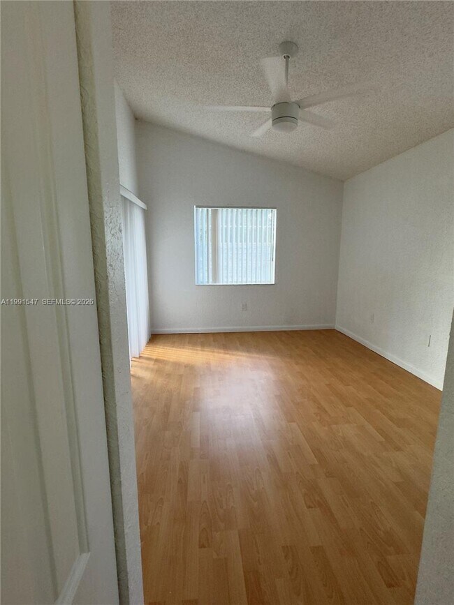 Building Photo - 2861 N Oakland Forest Dr