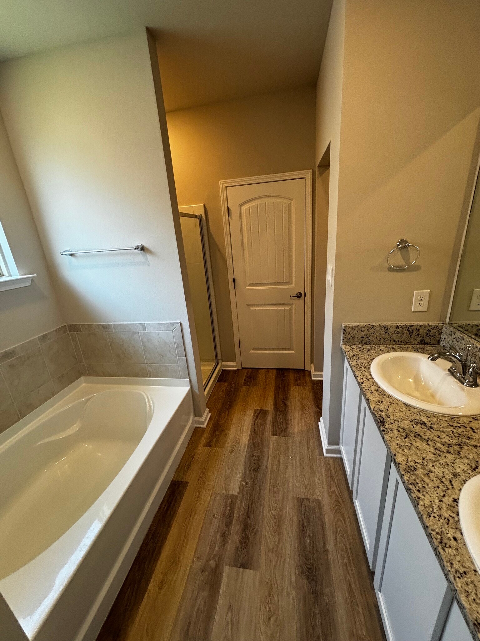 Building Photo - 5928 Pier Park Ave