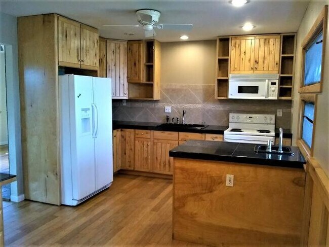 Building Photo - 2 bedroom in Fort Collins CO 80521