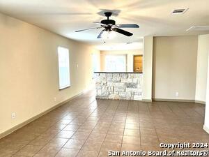 Building Photo - 777 Great Oaks Dr