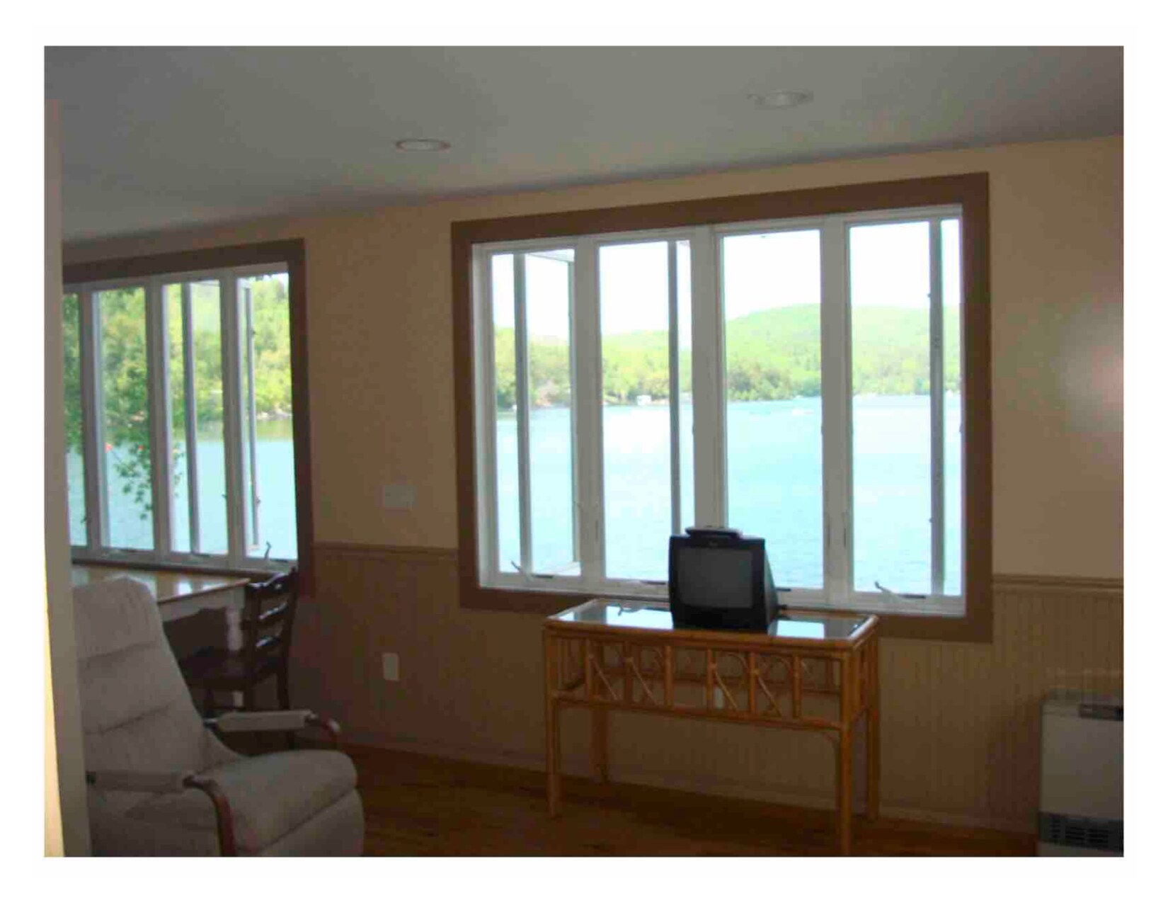 Building Photo - 8 W Shore Rd