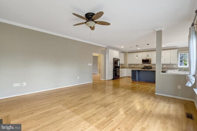 Building Photo - 6001 Alderdale Pl