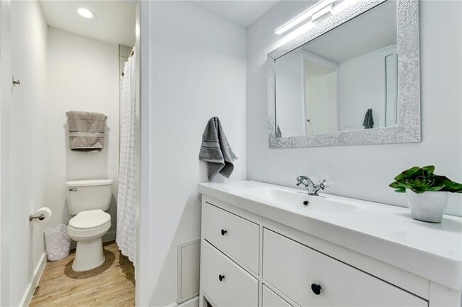 Building Photo - 8730 N Mopac Expy