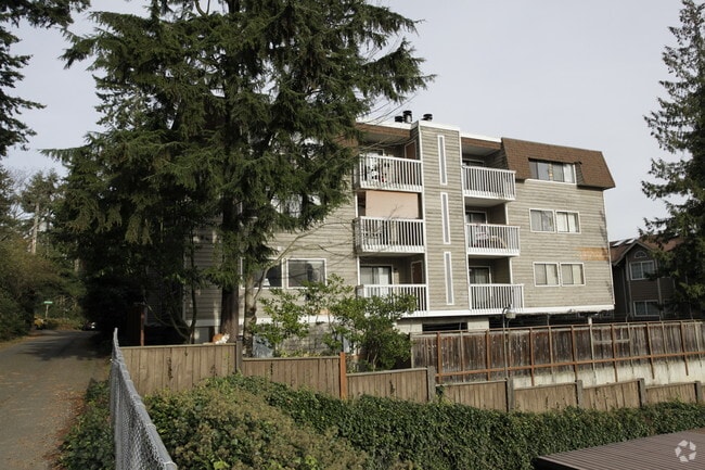 1203 NE 135th St - Parkside Apartments - Approach at Jackson Park