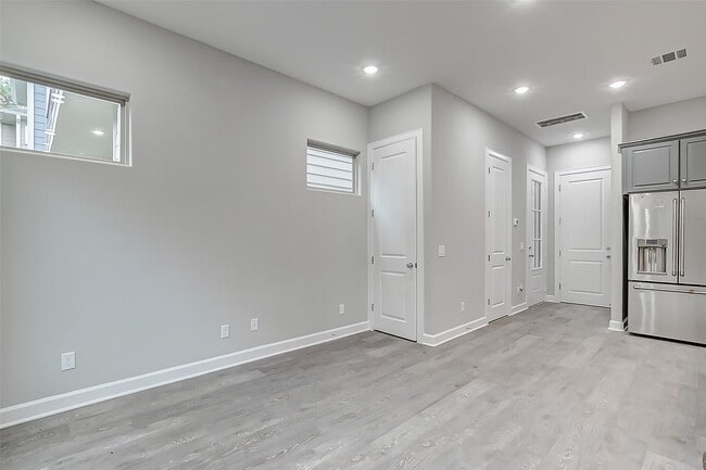 Building Photo - 5105 Pine Reach Dr