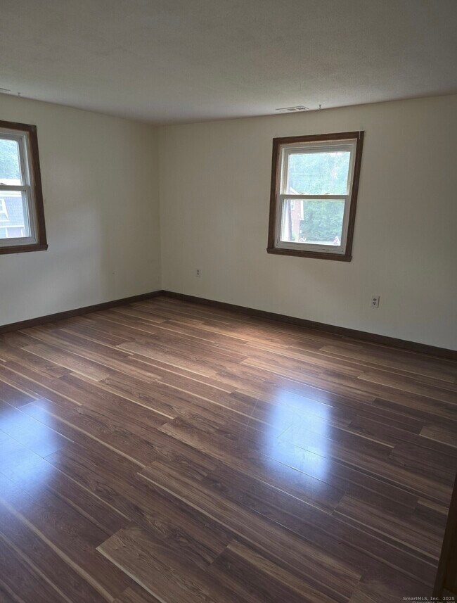 Building Photo - 338 Dunfey Ln