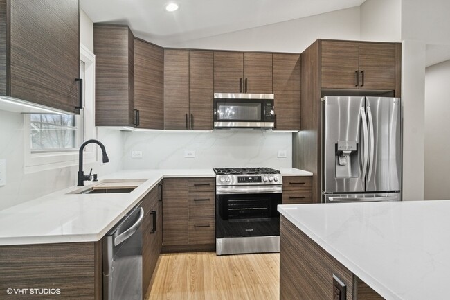 Building Photo - 23726 N Overhill Dr