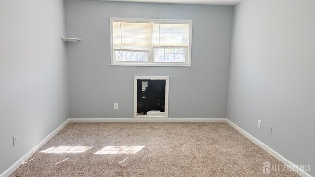 Building Photo - 396 College Dr