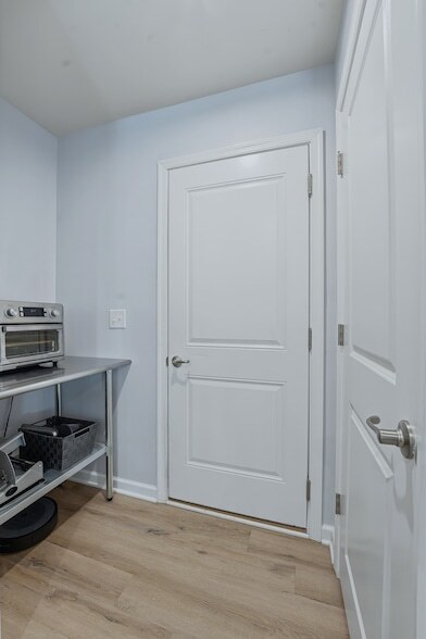 Building Photo - 838 Dean Dr