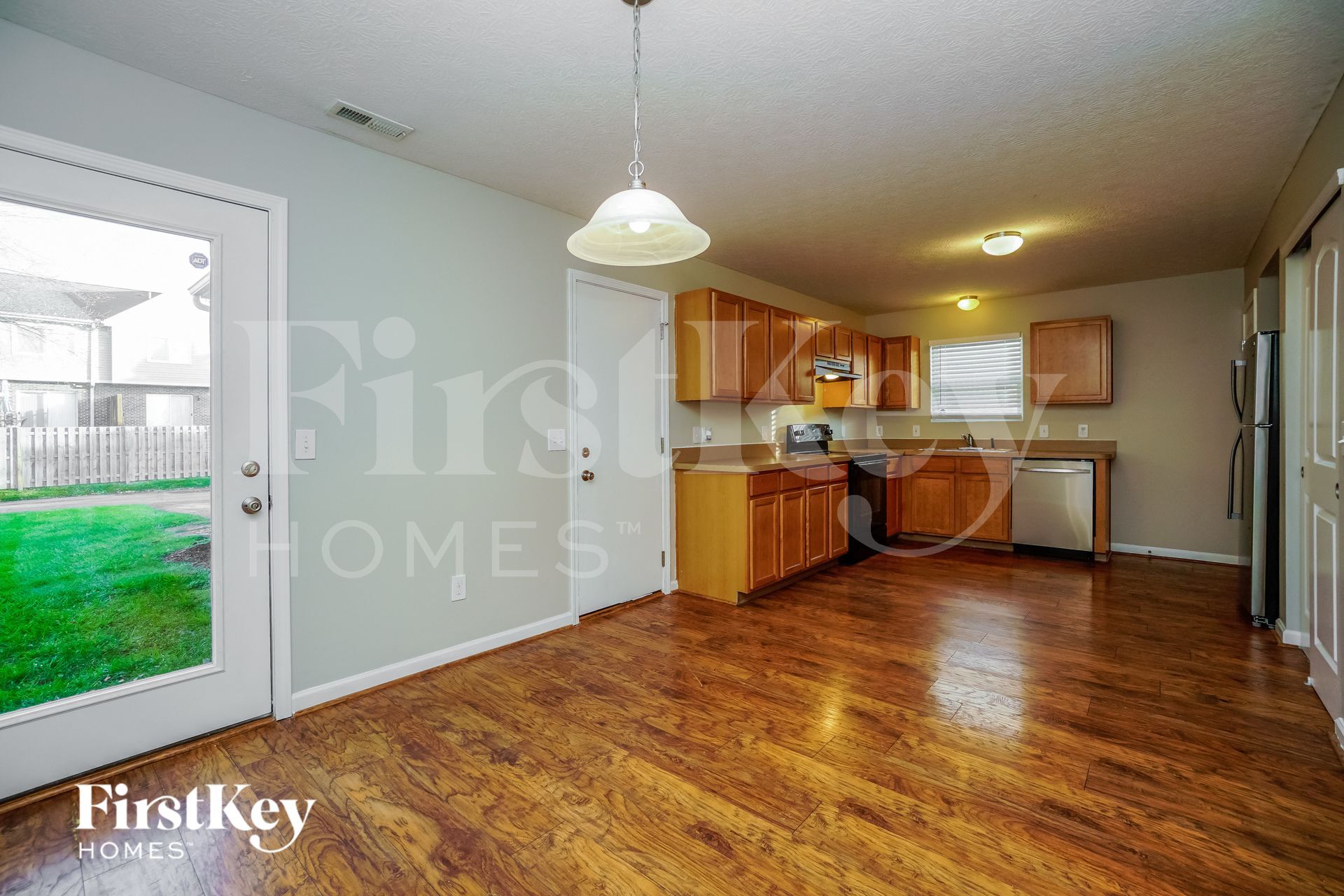 Building Photo - 6328 Marengo St