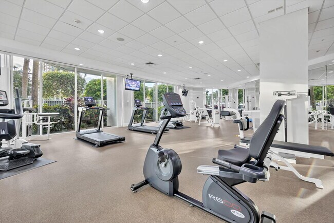 Building Photo - 401 SW 4th Ave