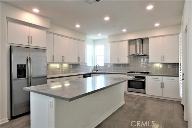 Building Photo - 130 Acamar