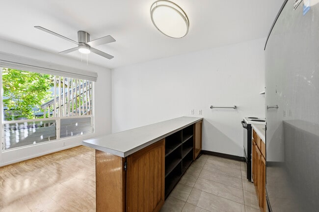 Building Photo - Kihei Manor