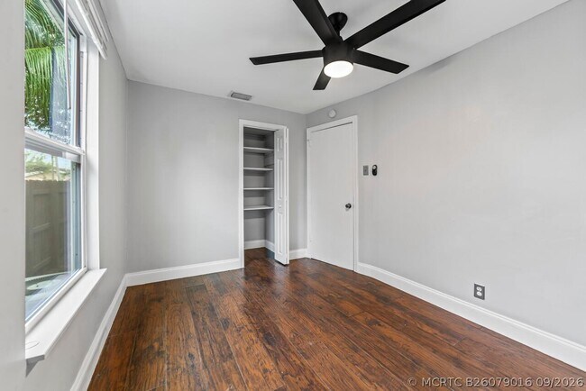 Building Photo - 645 NE 38th St