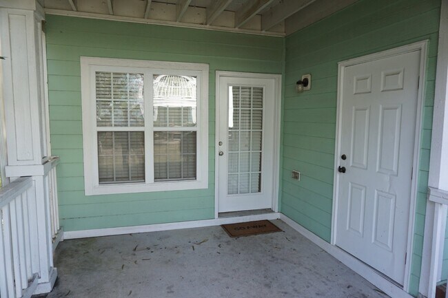 Building Photo - 2BR/2BA Condo in Trolley Path - $1,650/month Pet Friendly*