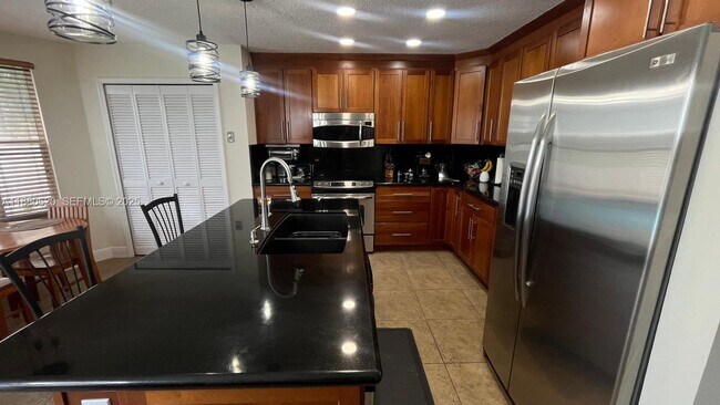 Building Photo - 1376 NW 192nd Ave