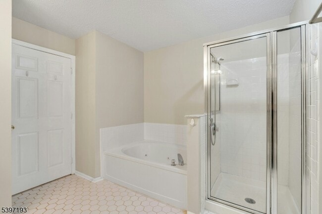 Building Photo - 17 Wildflower Ln