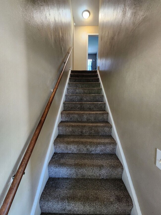 Building Photo - SW 424/426 30th Ave duplex