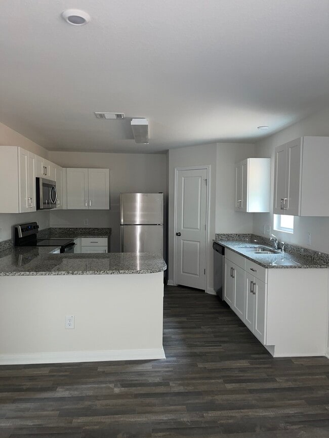 Building Photo - Call 832-538-3442 To Schedule Your Showing...