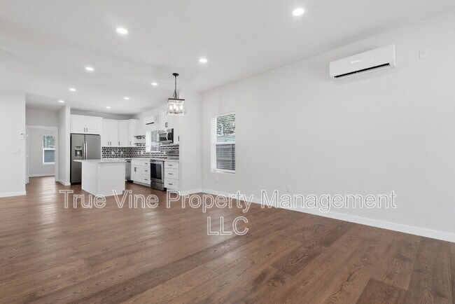 Building Photo - 216 E Fest St