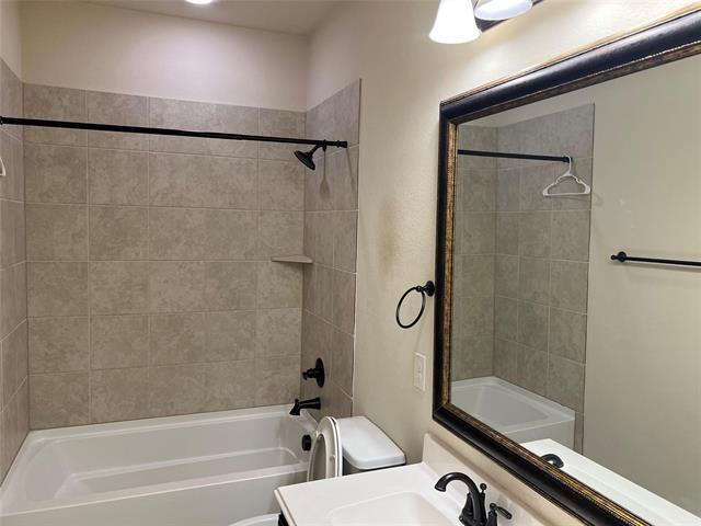 Building Photo - 1319 Lantern Faith Dr