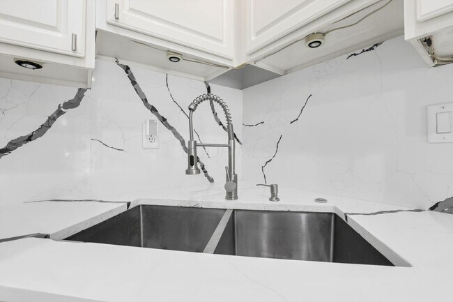 Building Photo - 2573 Rustling Oak Blvd