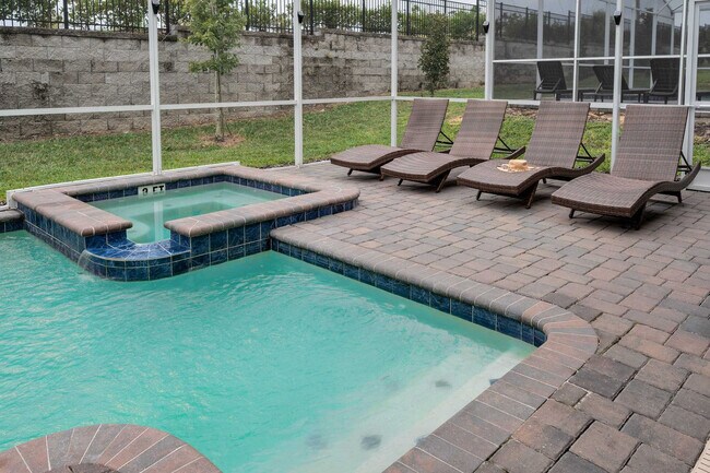 Building Photo - 9052 Sommerset Hills Dr