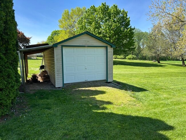 Building Photo - 1575 Slate Hill Rd
