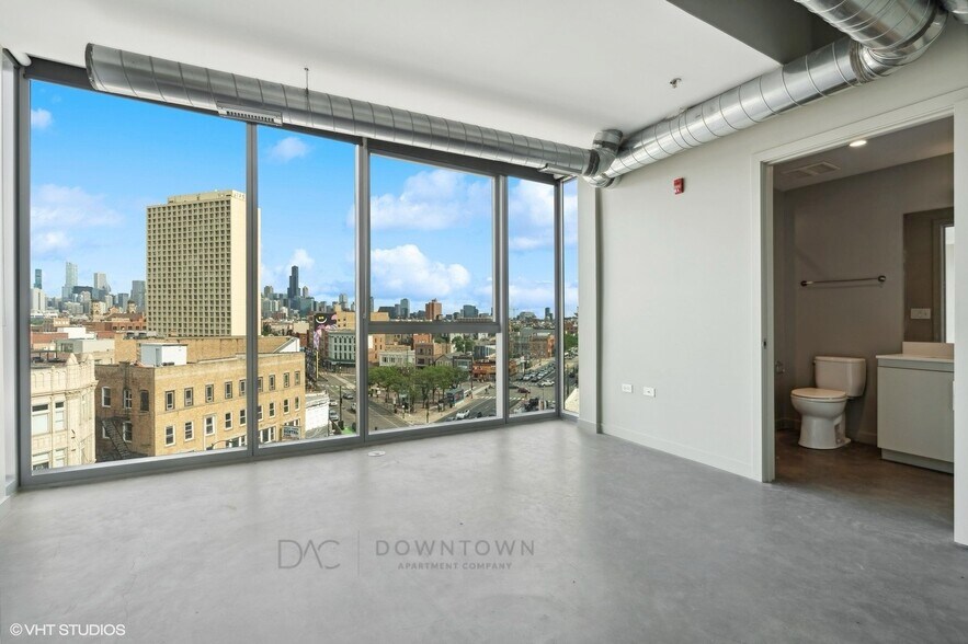 Building Photo - 1255 N Milwaukee Ave