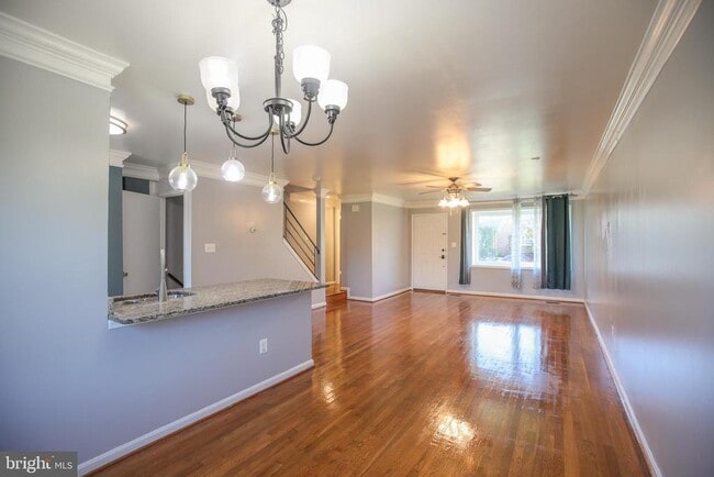 Building Photo - 12337 Chesterton Dr